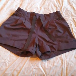 Lululemon Black Size 4 Shorts